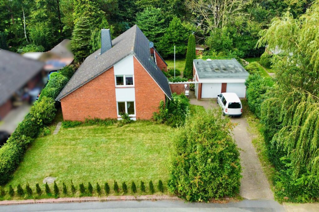 Architektenhaus auf großem Grundstück in Husum